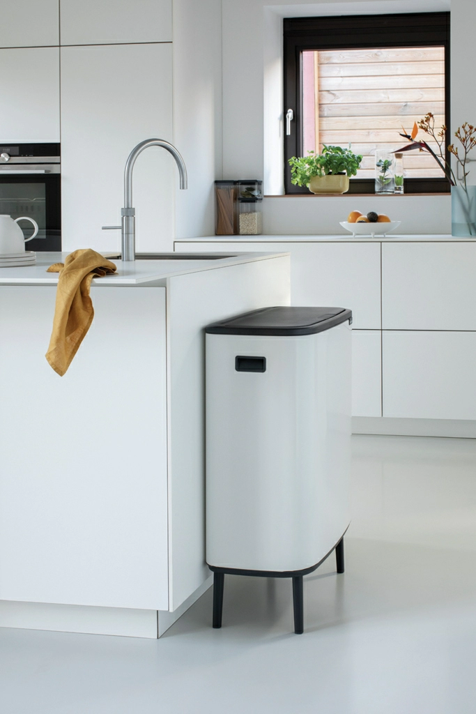 Мусорный бак Touch Bin Bo Hi Brabantia, (2 х 30 л), Белый от магазина Бери-Неси.ру