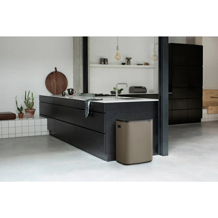 Мусорный бак Touch Bin Bo Brabantia, (60 л), Платиновый от магазина Бери-Неси.ру