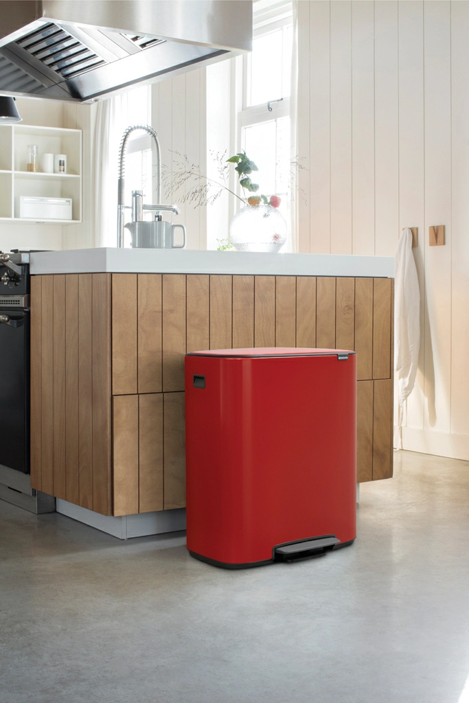 Мусорный бак Touch Bin Bo Brabantia, (60 л), Пламенно-красный от магазина Бери-Неси.ру