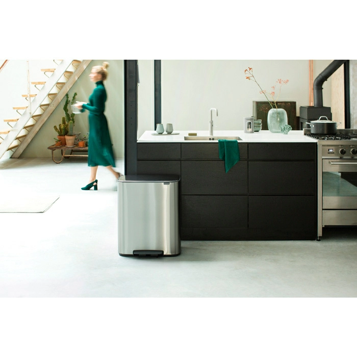 Мусорный бак Bo с педалью Brabantia, (2 x 30 л), Стальной матовый (FPP) от магазина Бери-Неси.ру