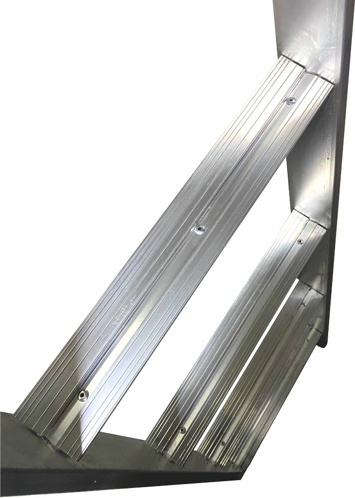 Лестница алюминиевая односекционная приставная с широкой ступенью Алюмет 1х6 от магазина Бери-Неси.ру
